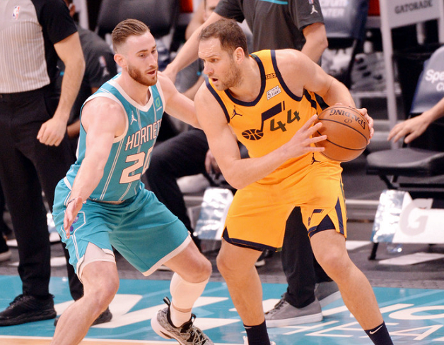 里程碑夜!新疆广汇远射贴柱,中超窗口期刷纪录,压力陡增,阵容厚度经受考验的简单介绍 里程碑夜!新疆广汇远射贴柱,中超窗口期刷纪录,压力陡增,阵容厚度经受考验的简单介绍