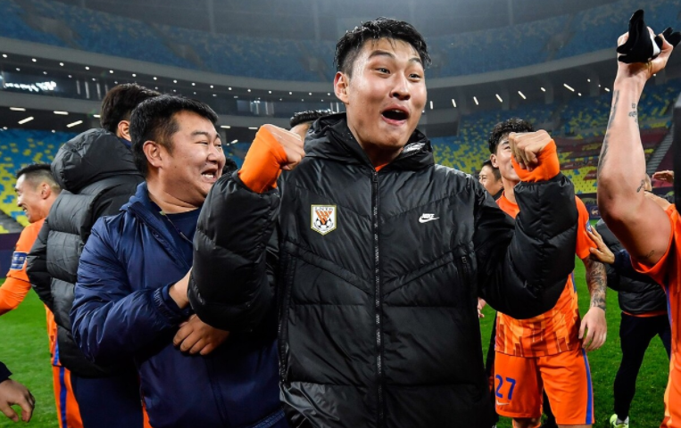 风云突变深圳男篮集结日止住颓势，欧篮联版图或变，球迷炸锅，阵容厚度经受考验